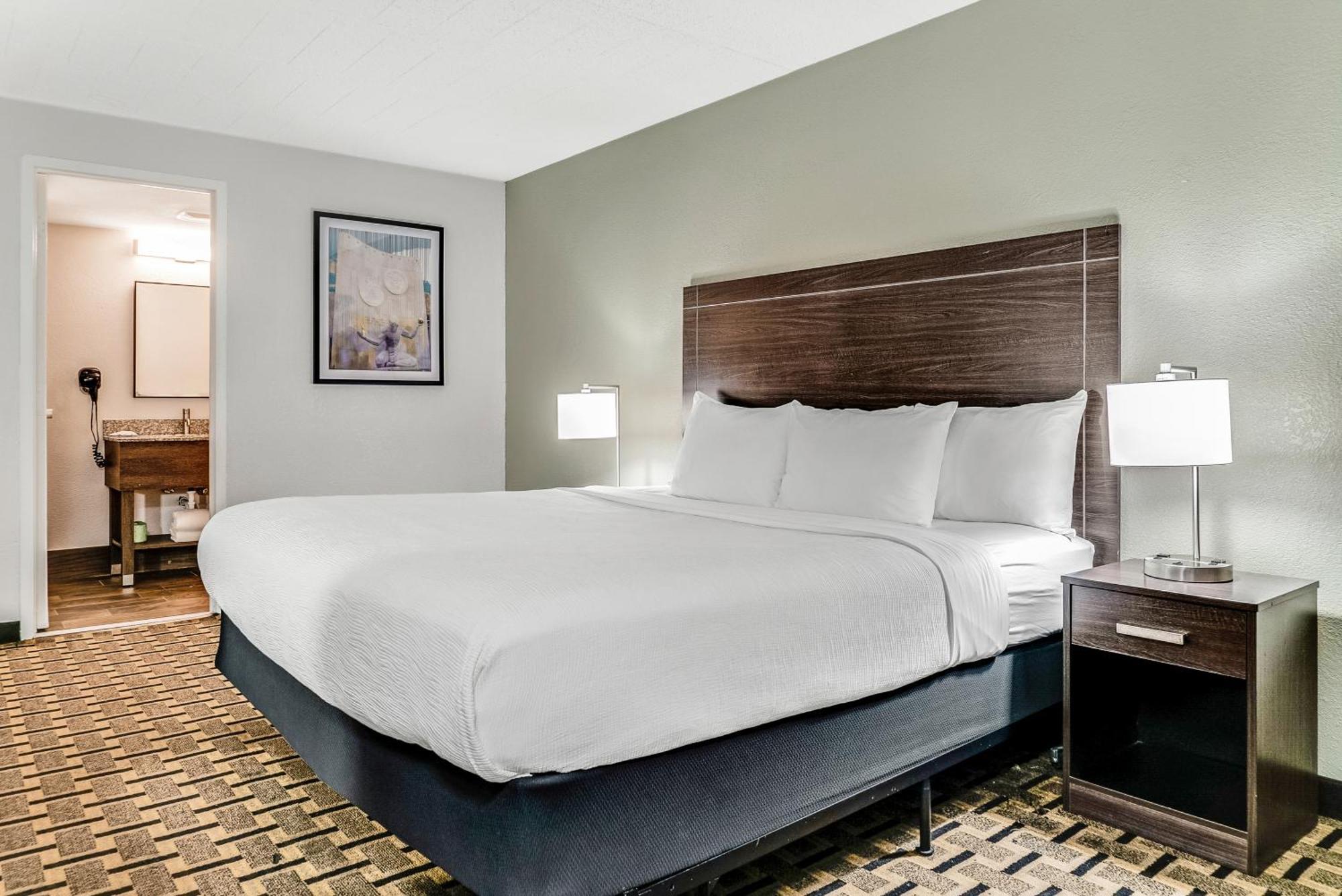 Quality Downtown 2* Detroit