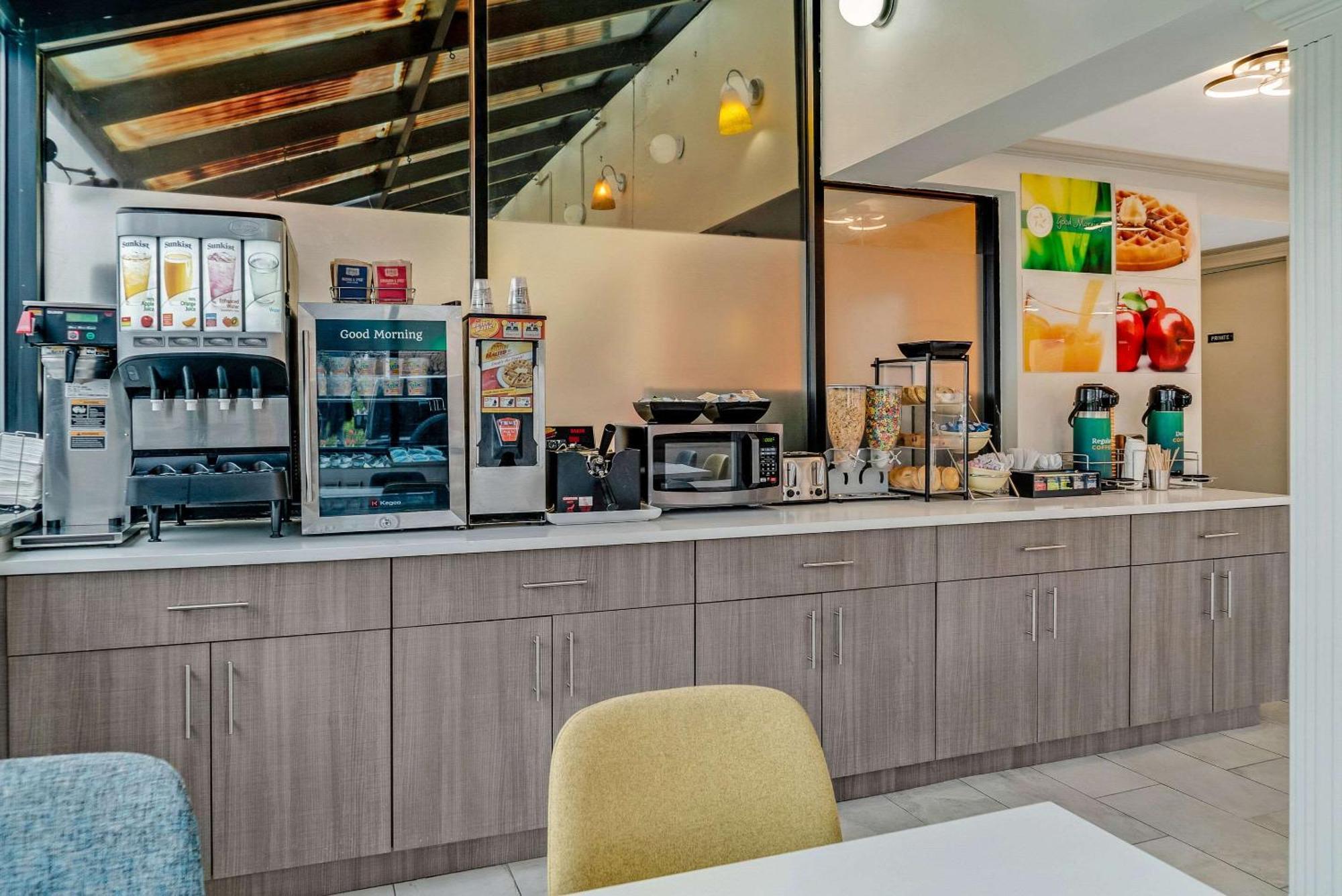 Quality Downtown 2* Detroit