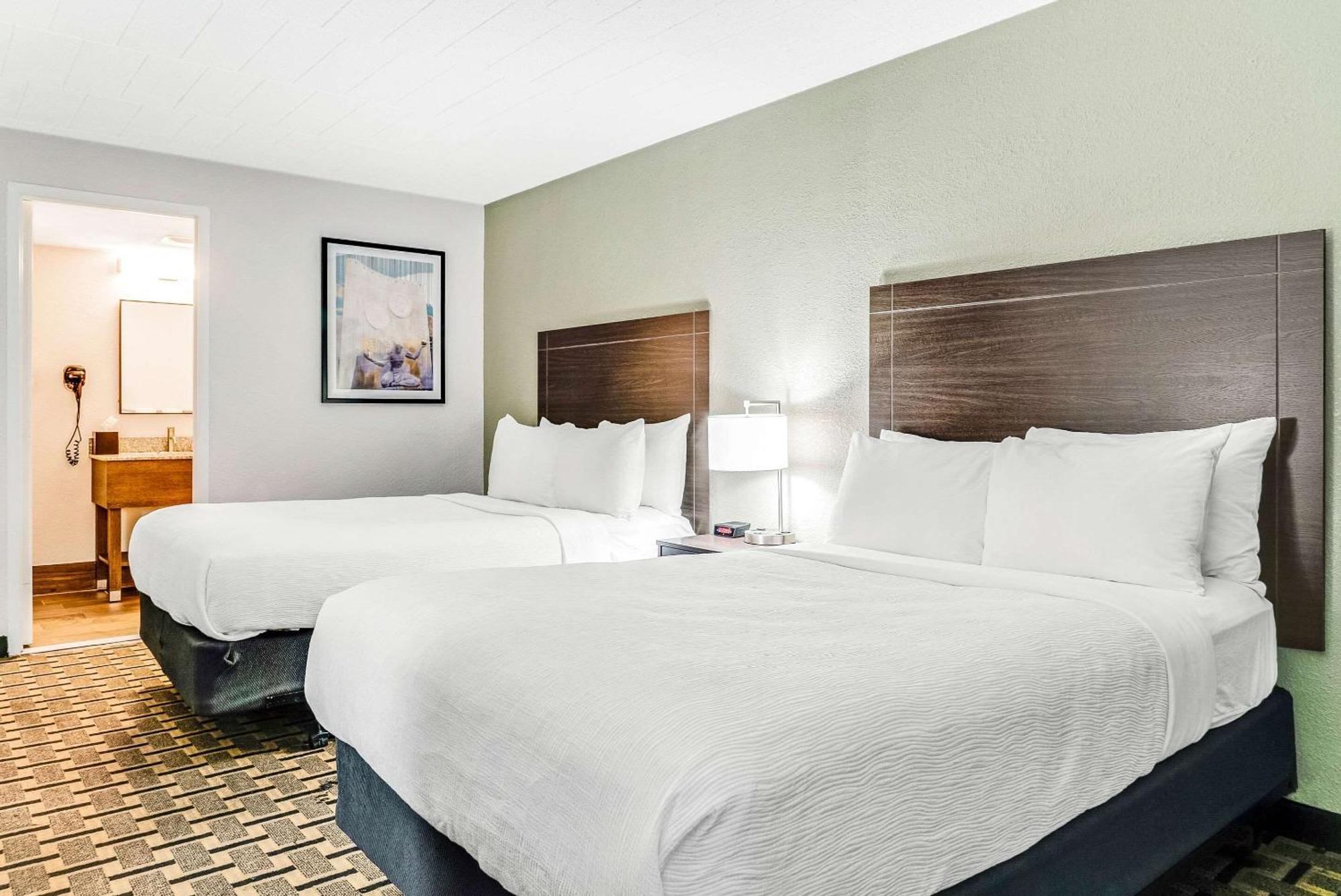 Quality Downtown Inn 2*
